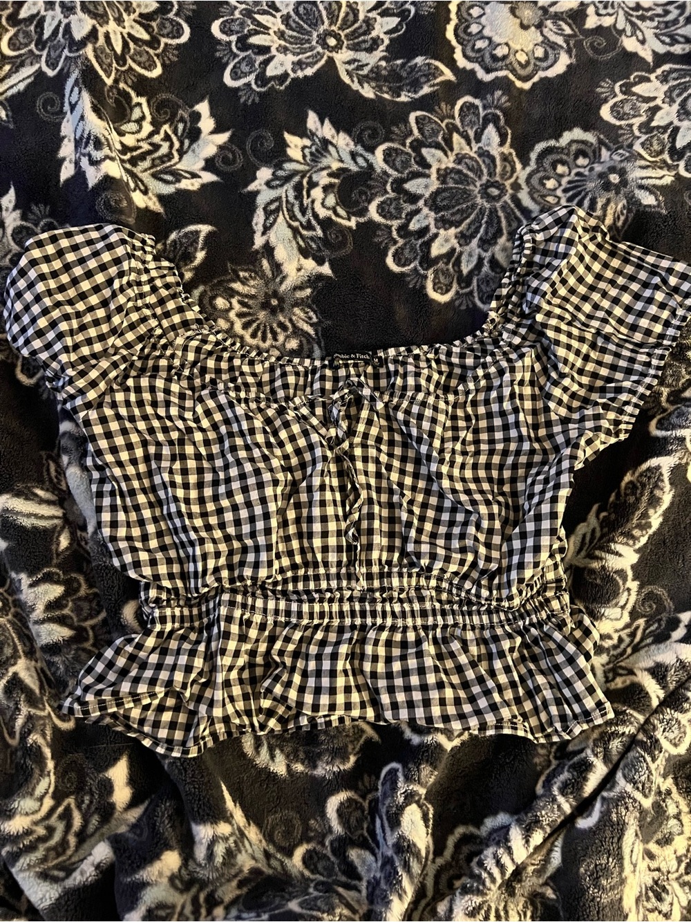 Abercrombie & Fitch Black and White Gingham Crop Top